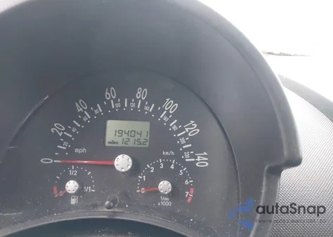 2004 Volkswagen New Beetle Gls 2.0L from USA, damaged, VIN 3VWCK31C54M409919